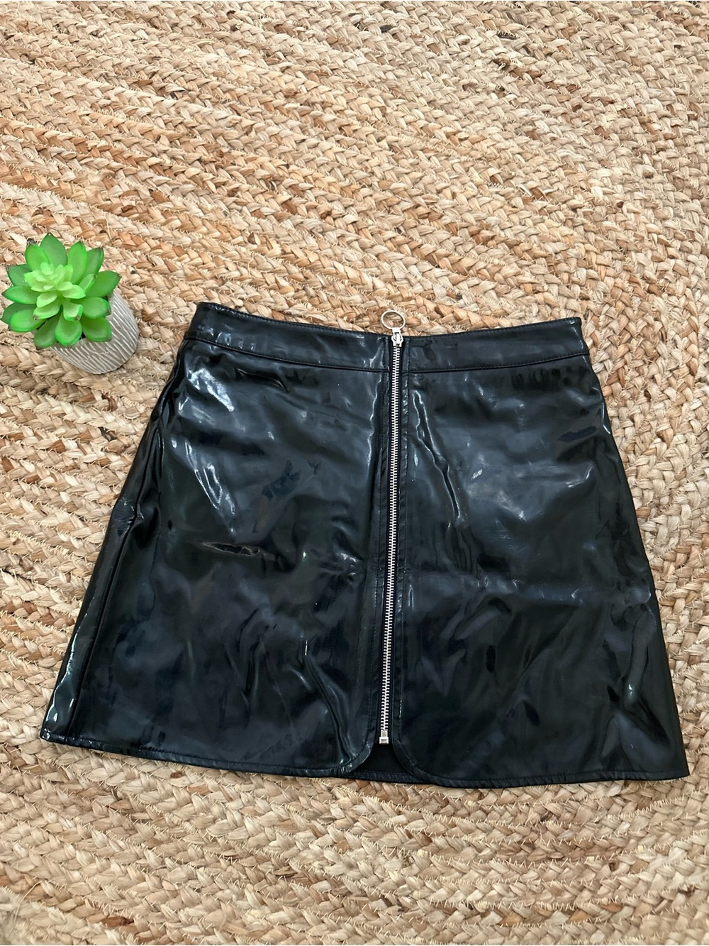 JELLY FAUX LEATHER MINI SKIRT